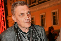 Зеленский предоставил гражданство Украины Невзорову и его супруге