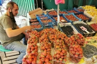 В Кузбассе торговцы фруктами стали указывать цены за граммы