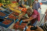В Роспотребнадзоре объяснили, почему не стоит есть клубнику с подпорченным бочком