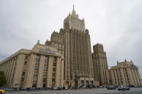 МИД в поздравлении с Днем России пошутил о последствиях расширения Запада на Восток