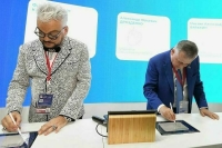 Филипп Киркоров подписал на ПМЭФ соглашение с губернатором Ленобласти