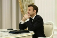 Макрон не исключил возможность визита в Москву