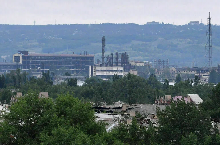 Украинские подразделения на заводе «Азот» в Северодонецке начали сдаваться в плен