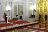 Путин: Россия будет и дальше развивать армию с учетом поступающих угроз