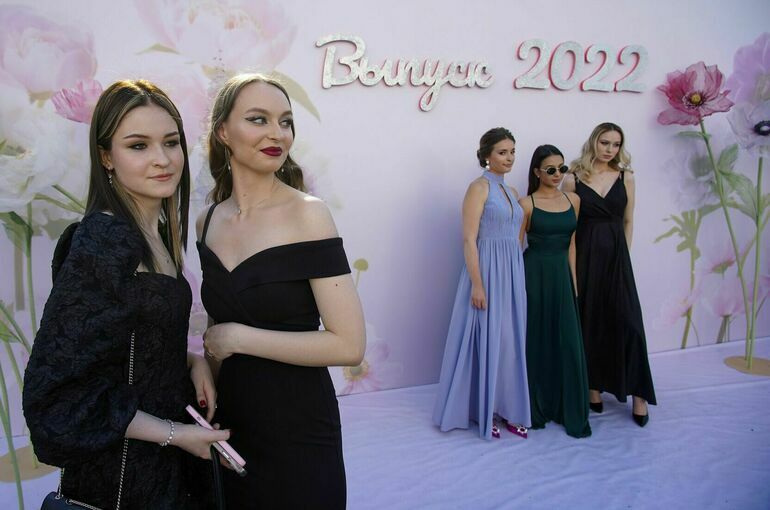 Свыше 1,5 миллиона школьников приняли участие в выпускных вечерах