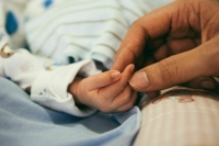 Госдума разрешает родителям бесплатно находиться в стационаре с детьми-инвалидами