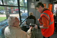 В ГИБДД Москвы напомнили о мерах безопасности при пользовании городским транспортом