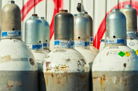 СМИ: Германия обсуждает с Shell замену российского газа поставками СПГ