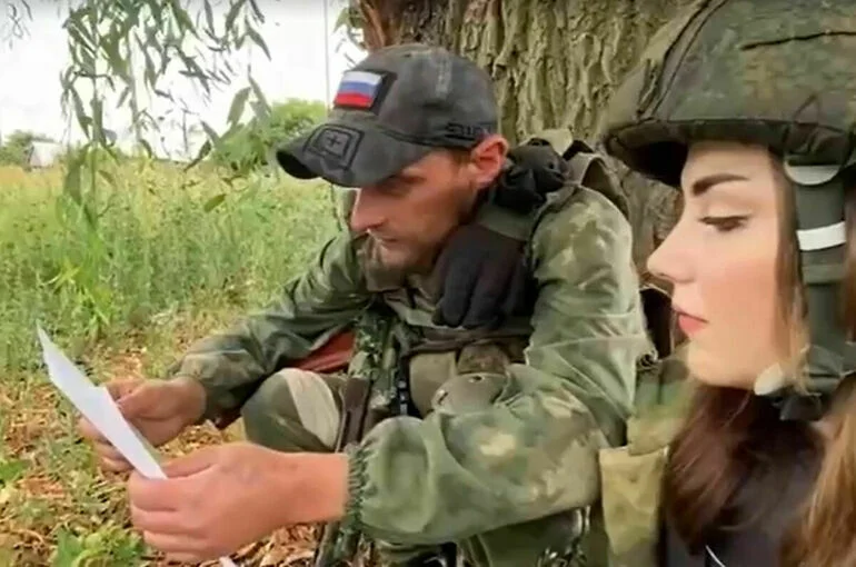 Письма от школьников для военных доставили из Подмосковья в ДНР