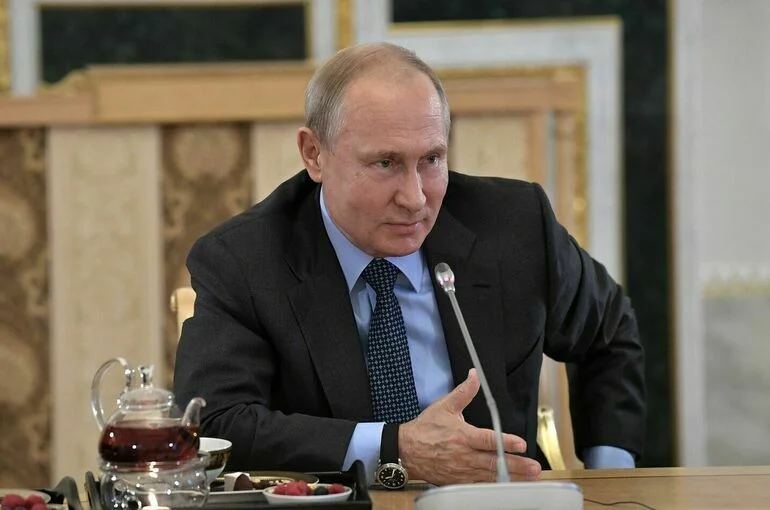 Путин проводит встречу с президентом Ирана в Тегеране