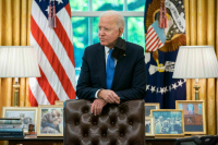 Китайский специалист оценил угрозу здоровью Байдена из-за коронавируса