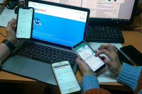 «Госуслуги» предлагают внести в отечественный магазин мобильных приложений