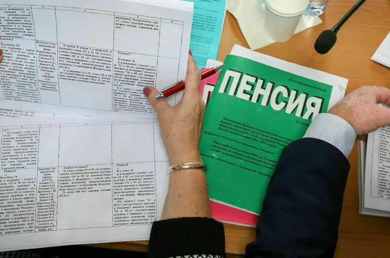 Пенсии работающих пенсионеров пересчитают