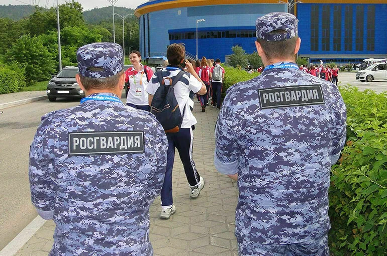 Росгвардия представила новую форму для охраны