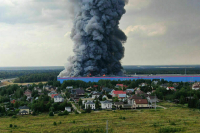 Площадь пожара на подмосковном складе увеличилась до 50 тысяч квадратных метров