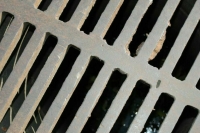 В Татарстане два человека задохнулись в канализационном колодце