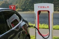 Илон Маск продал акции Tesla на 6,9 миллиарда долларов