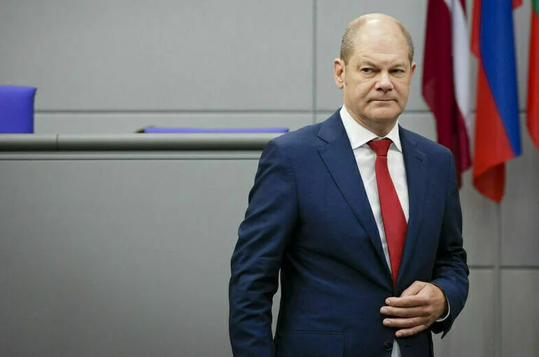 Канцлер ФРГ заявил, что с трудом представляет запрет на выдачу виз россиянам