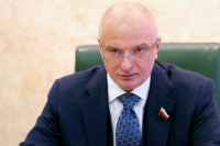 Клишас призвал принять жесткие экономические и политические меры против Латвии