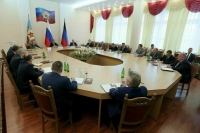 Медведев встретился в ЛНР с Пасечником и Пушилиным