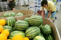 Диетолог рассказала, кому и как часто можно есть арбуз