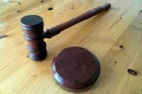 Евгения Брюна отправили под домашний арест