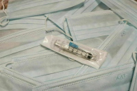 Число госпитализированных с COVID-19 за сутки снизилось почти вдвое