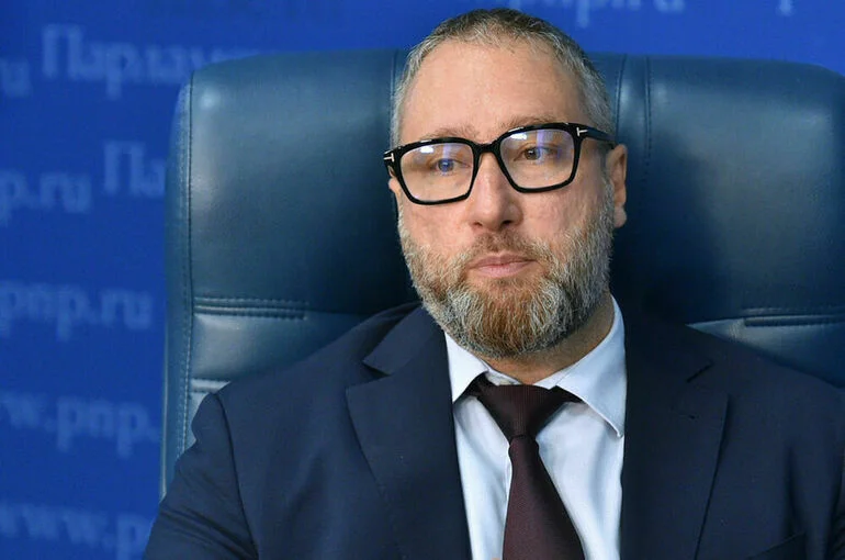 Горелкин рассказал про законопроект о возможности писать обращения через «Госуслуги»