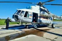 В Татарском проливе с дрейфующих барж спасли 16 рыбаков