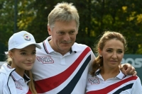 Песков рассказал, как его дочь обманули банковские мошенники