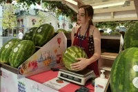 В Роспотребнадзоре рассказали, как не отравиться арбузом и дыней