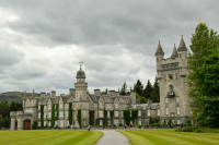 Дети Елизаветы II прибыли в замок Балморал из-за ухудшения ее здоровья