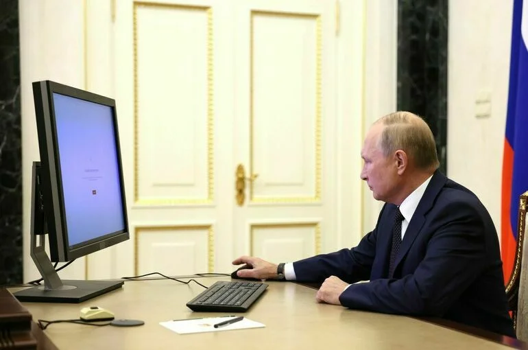 Путин дистанционно проголосовал на выборах муниципальных депутатов Москвы