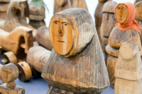 Кукла панка — женщина без ног и лица