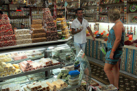 Посольство РФ в Турции посоветовало туристам запастись наличными