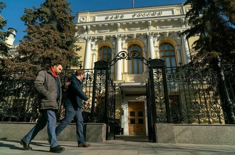 ЦБ ограничит выдачу потребкредитов в 2023 году