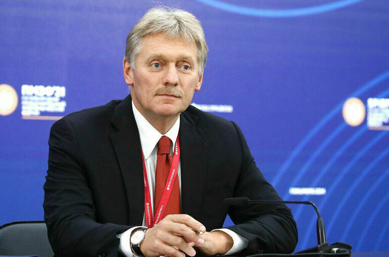 Песков заявил, что решение о введении военного положения не принималось