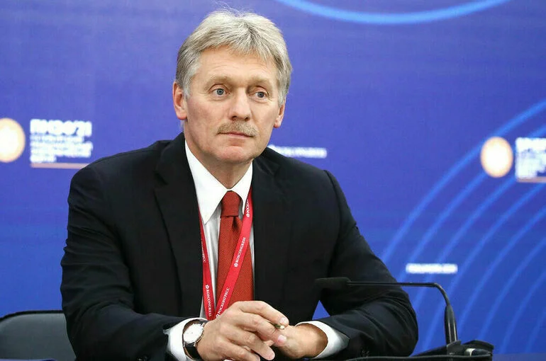 Песков заявил, что решение о введении военного положения не принималось