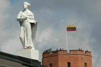 Посольство РФ потребовало от Вильнюса реакции на инцидент с избиением россиянина силовиками