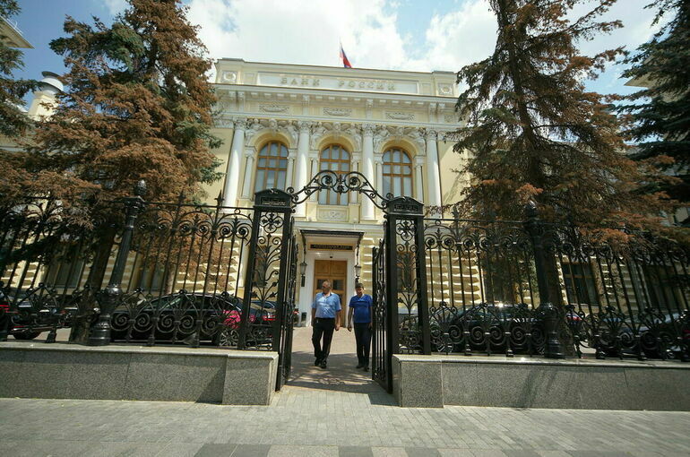 ЦБ накажет банки за недостоверную информацию о договорах с гражданами