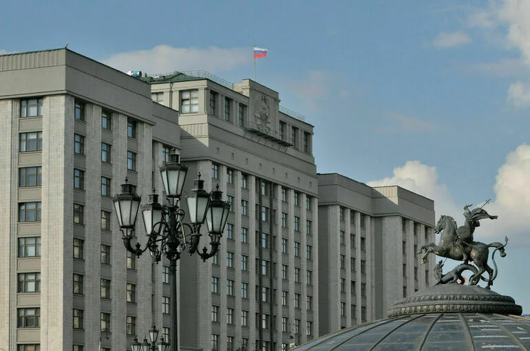 Госдума рассмотрит поправки об обеспечении трудовых прав мобилизованных 