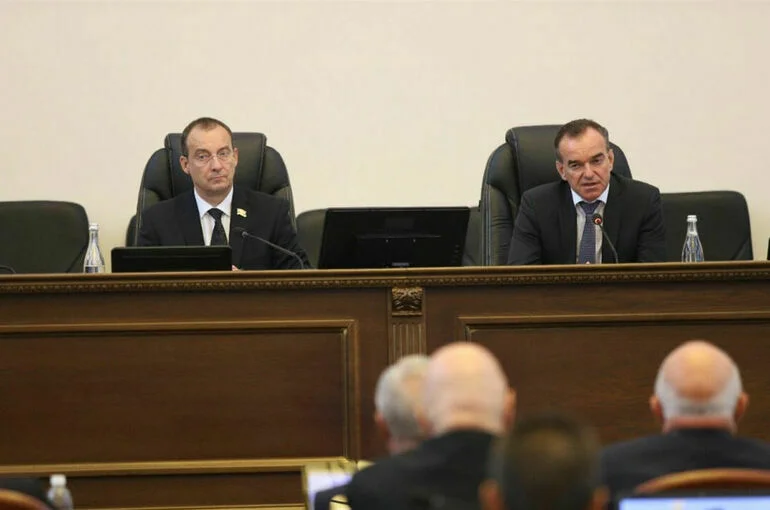 Председателем парламента Кубани вновь избран Юрий Бурлачко
