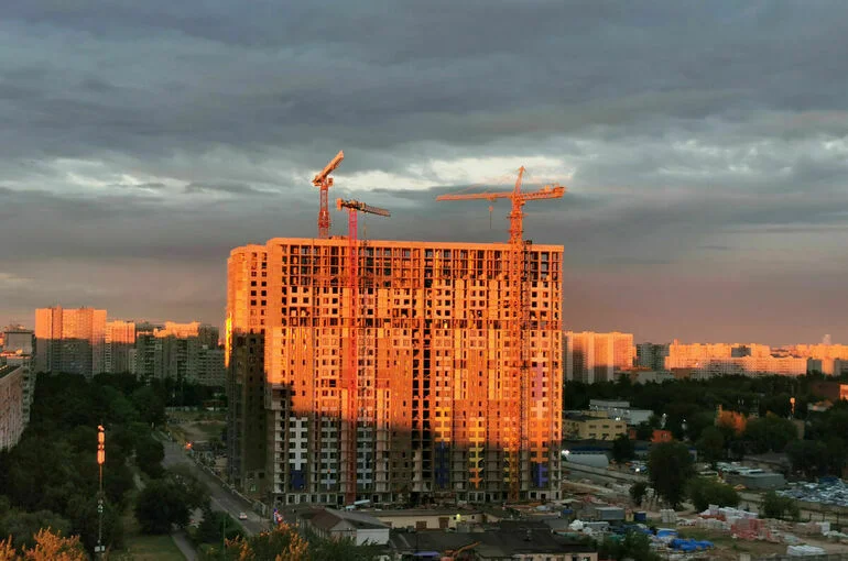 Пахомов анонсировал внесение законопроекта о сертификатах для обманутых дольщиков