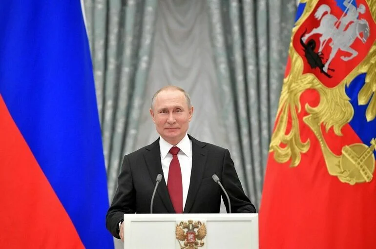 Путин завершил речь в Кремле словами &laquo;За нами правда, за нами Россия&raquo;