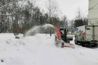 Дороги в Магадане заметает сильнейший снегопад