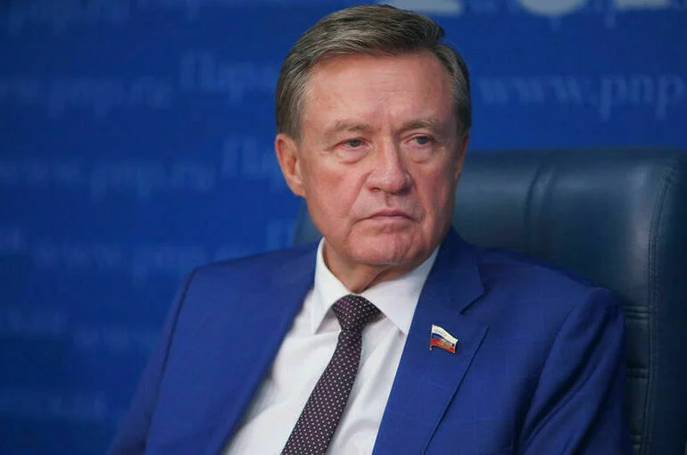 Рябухин заявил, что регулировать оборот спирта предлагают по аналогии с банками