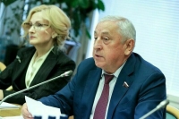 Харитонов предложил увеличить финансирование программы переселения с Крайнего Севера