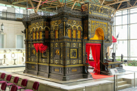 Чугунный дворец не продали президенту Франции