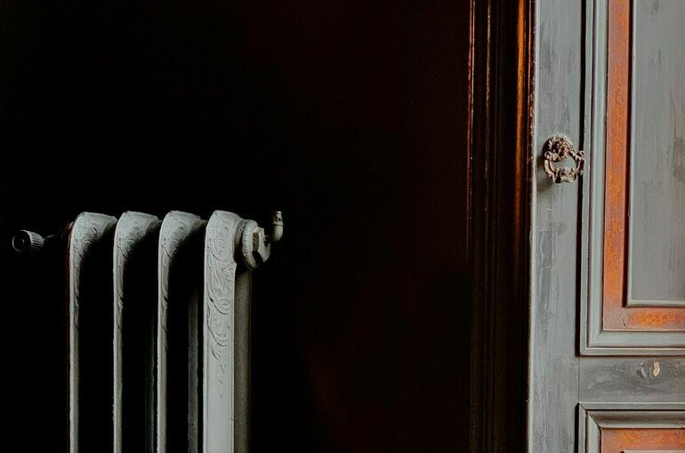 В московской квартире при замене радиаторов взорвался баллон