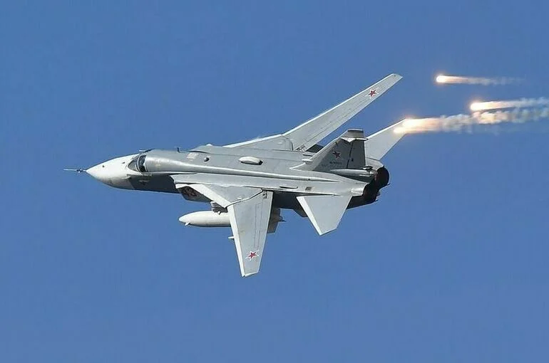 Самолет Су-24 потерпел крушение в Ростовской области